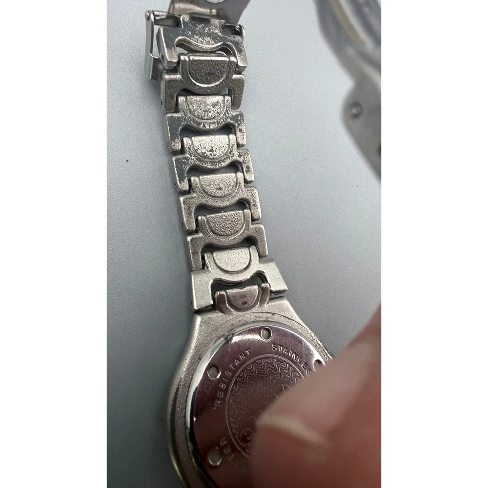 Vintage Ellesse Swiss Quartz Watch 200M Silver Tone Date Bracelet